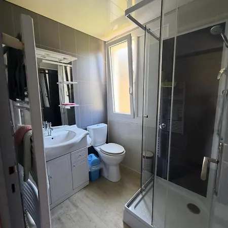 Independant Dans 1 Apartment *